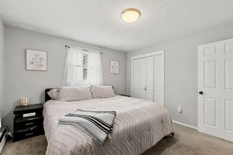 15 Bradford Drive Merrimack NH 03054