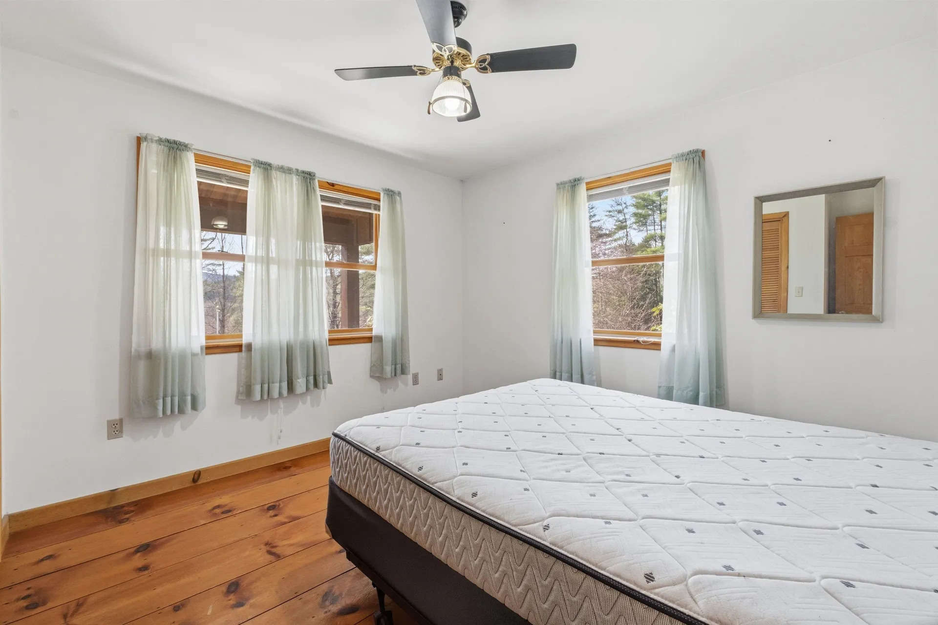 218 E Side Road Wentworth NH 03282