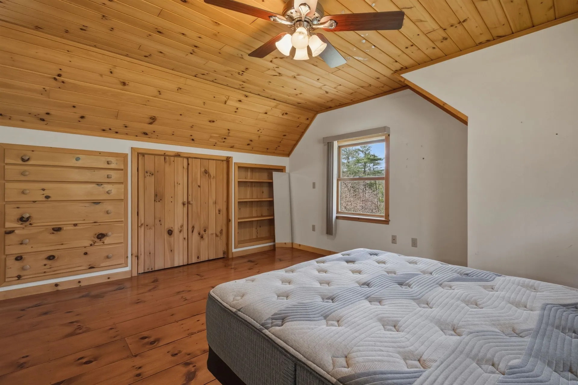 218 E Side Road Wentworth NH 03282