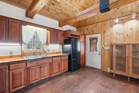 218 E Side Road Wentworth NH 03282