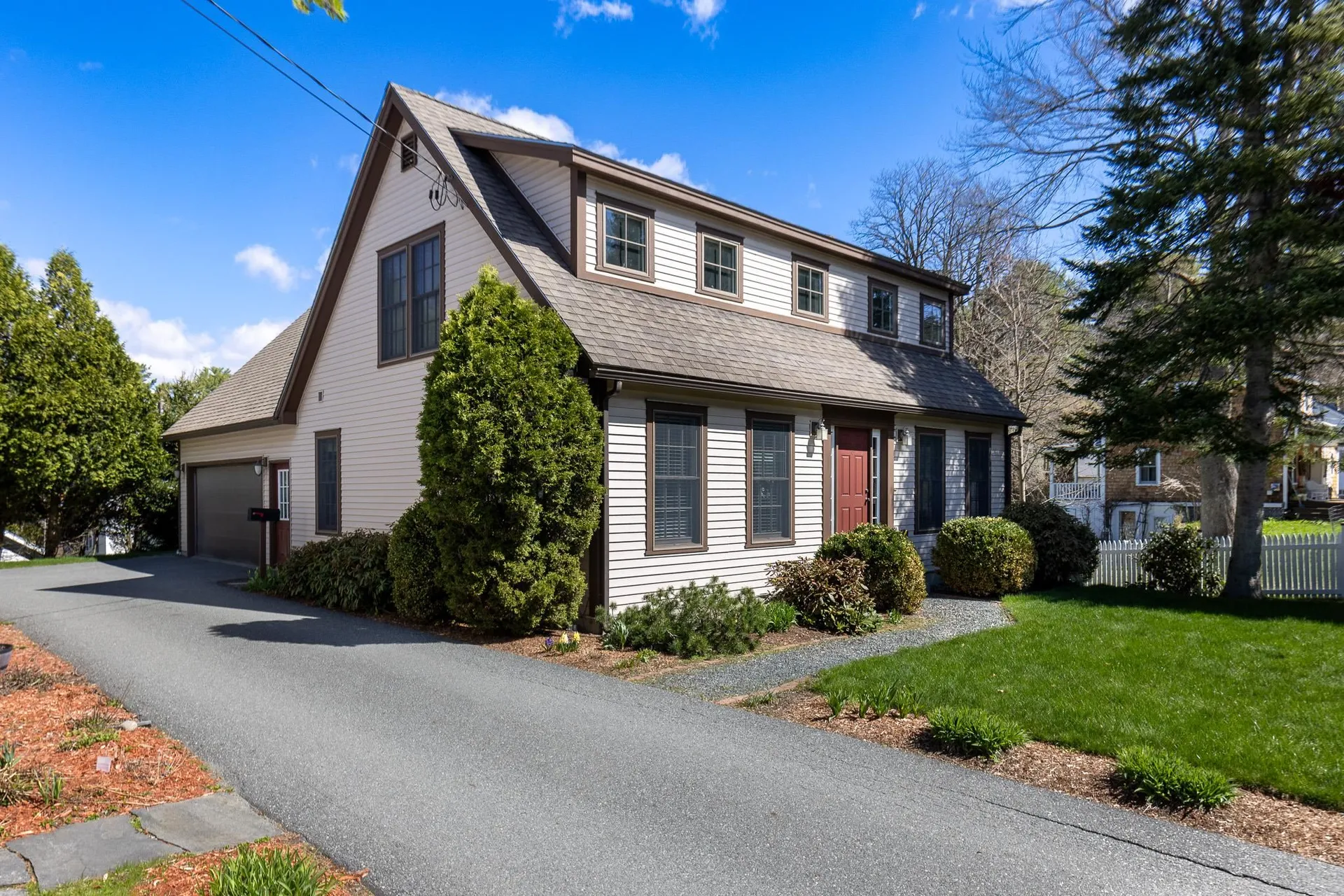 8 Fairview Avenue Hanover NH 03755