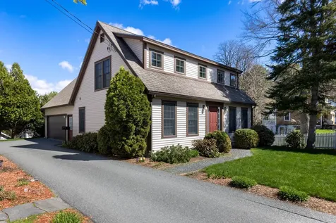 8 Fairview Avenue Hanover NH 03755