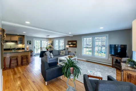 8 Fairview Avenue Hanover NH 03755
