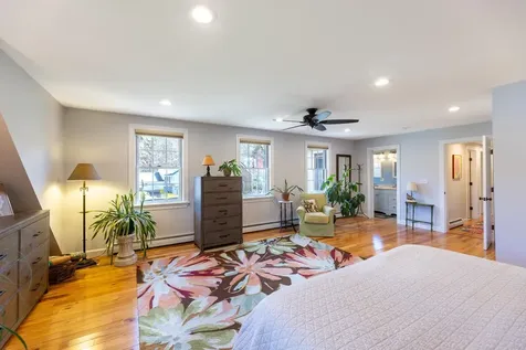 8 Fairview Avenue Hanover NH 03755