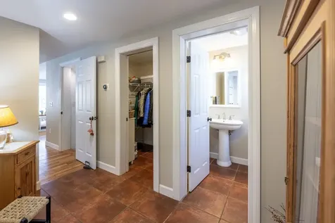 8 Fairview Avenue Hanover NH 03755