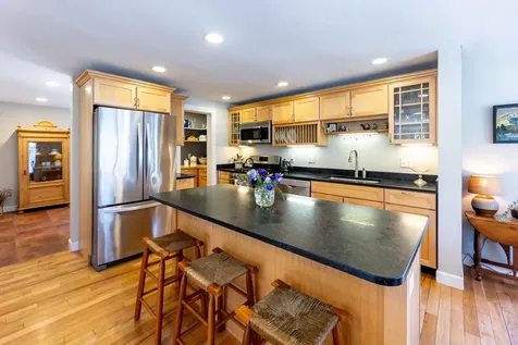 8 Fairview Avenue Hanover NH 03755