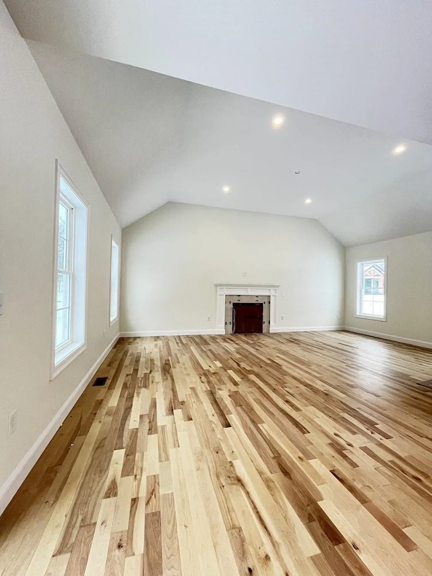 25 Blaisdell Court Raymond NH 03077