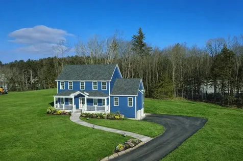 25 Blaisdell Court Raymond NH 03077