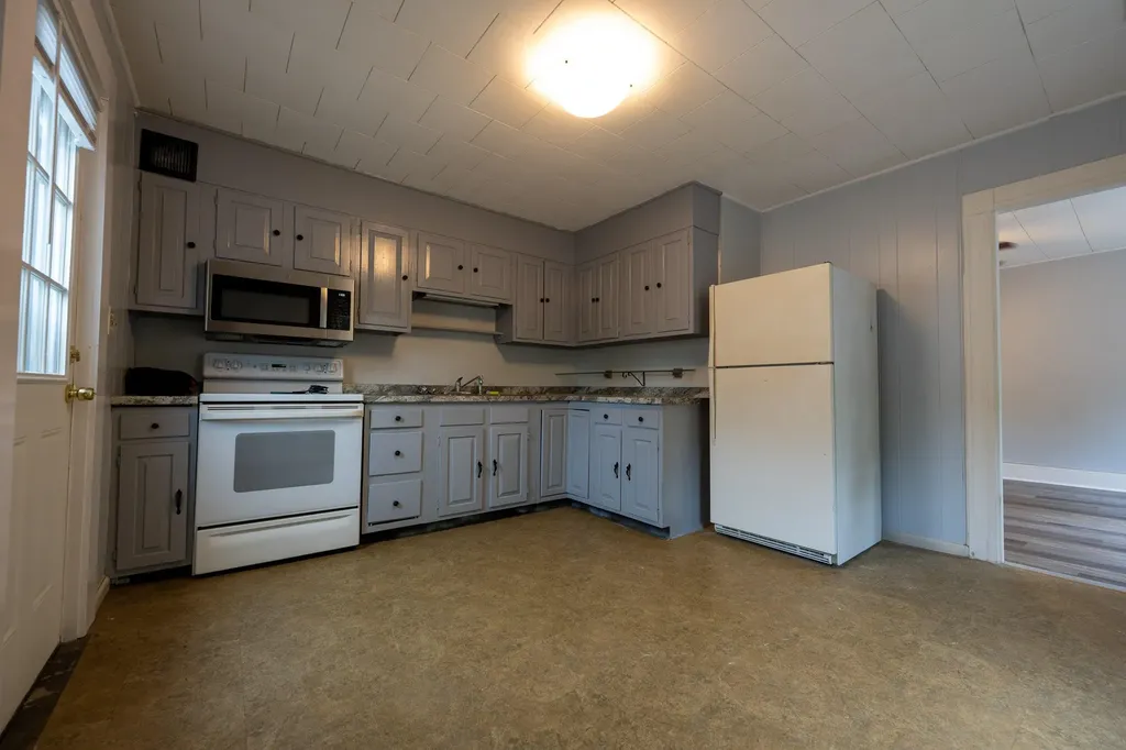 125 Tarrytown Road Manchester NH 03103