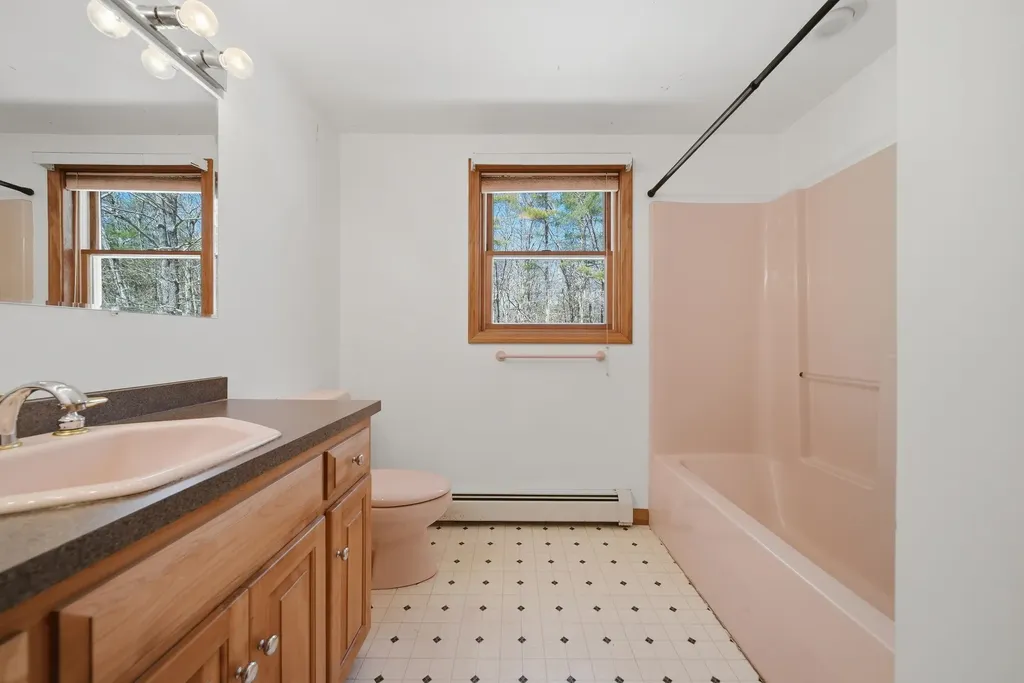 160 Copp Drive Fremont NH 03044