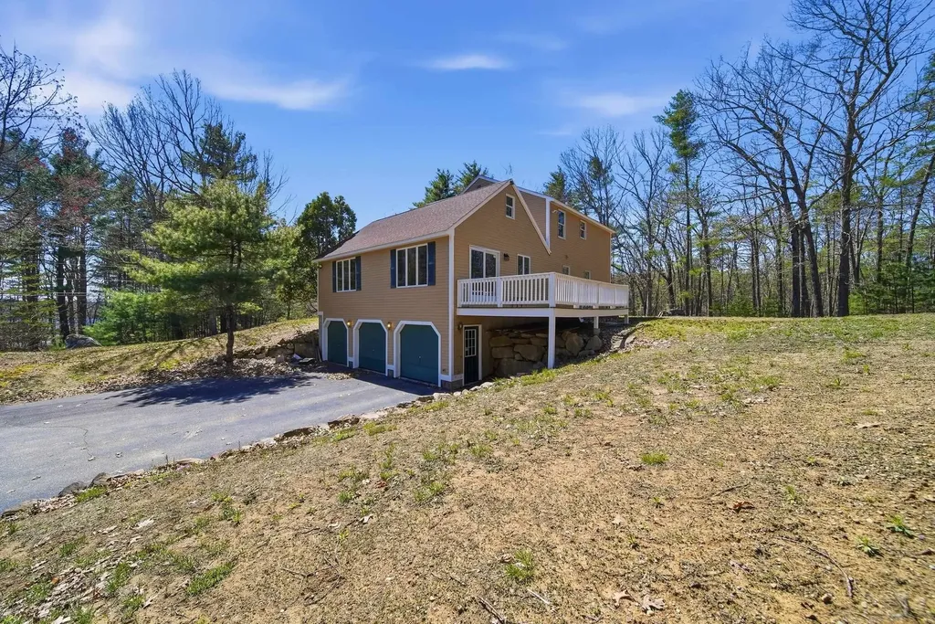 160 Copp Drive Fremont NH 03044