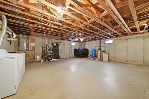 160 Copp Drive Fremont NH 03044