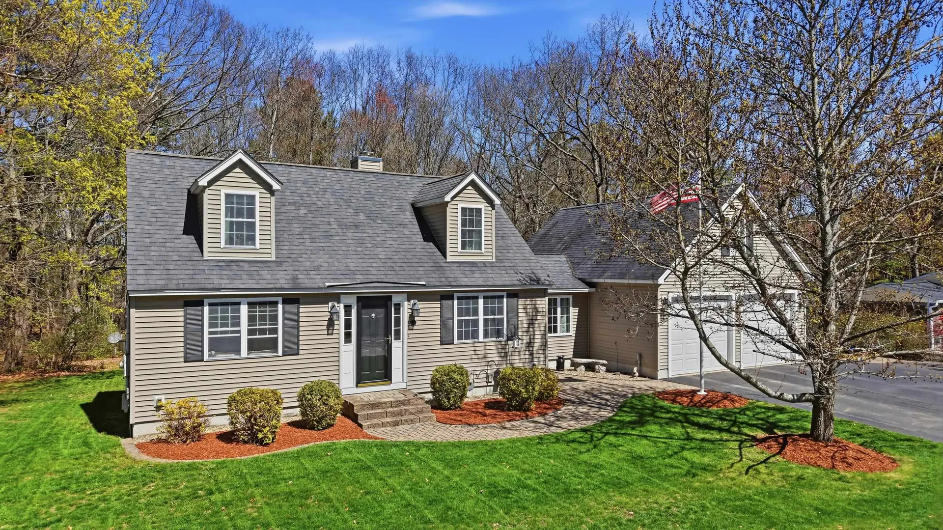 7 Vernon Street Hudson NH 03051