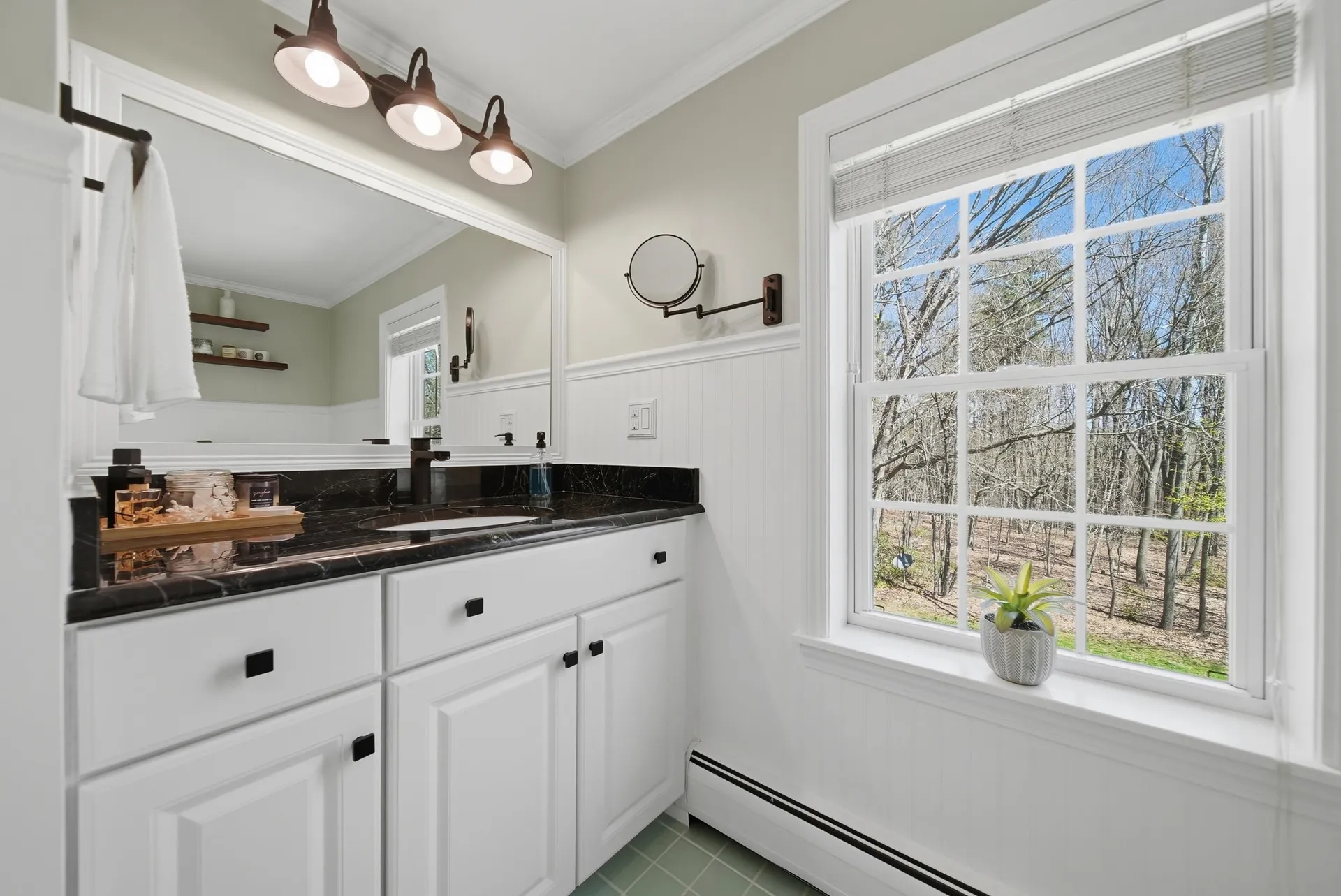 7 Vernon Street Hudson NH 03051