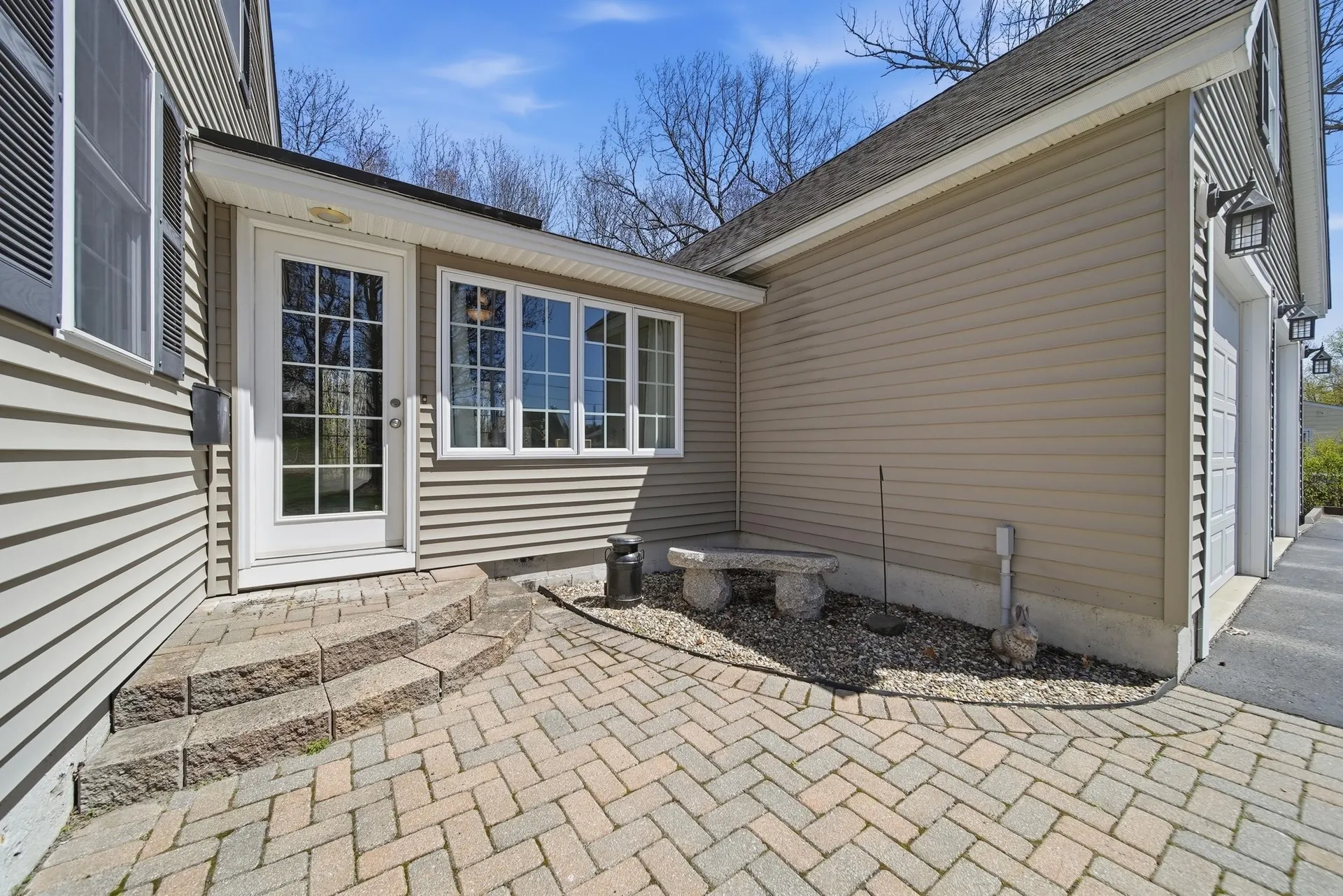 7 Vernon Street Hudson NH 03051