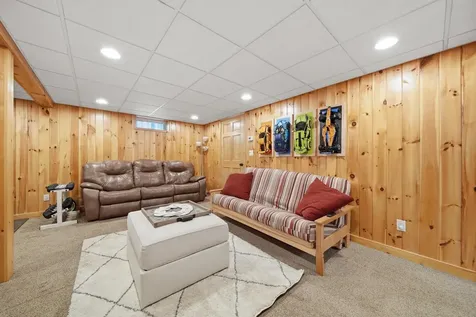 7 Vernon Street Hudson NH 03051