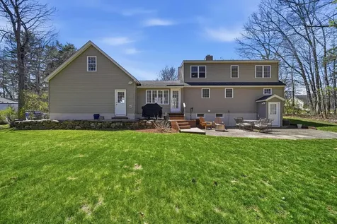 7 Vernon Street Hudson NH 03051
