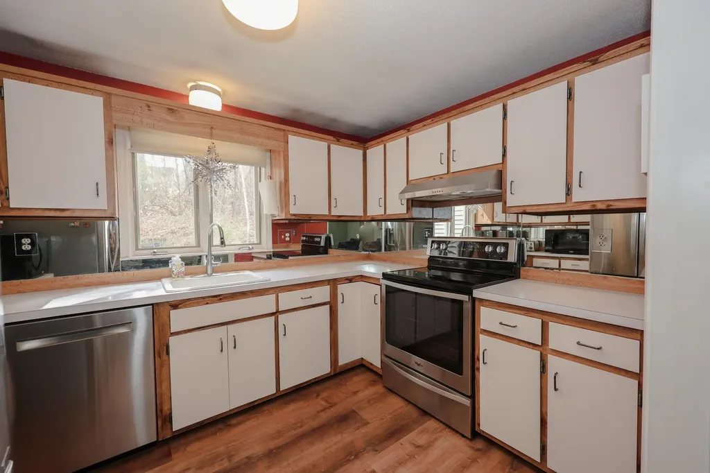 38 Winterwood Drive Londonderry NH 03053