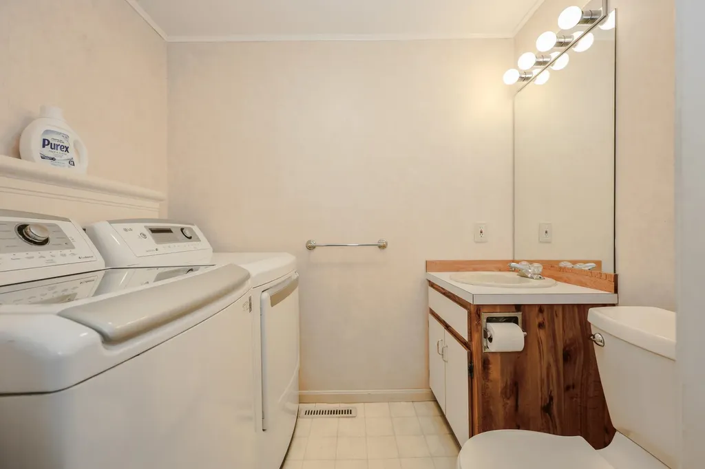 38 Winterwood Drive Londonderry NH 03053
