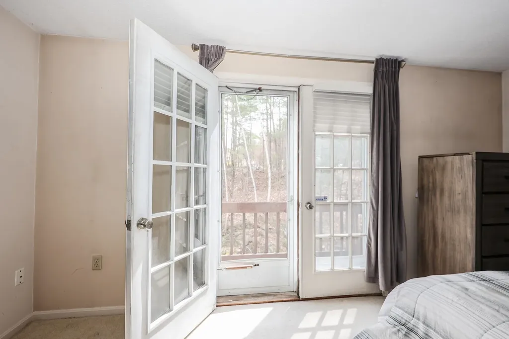 38 Winterwood Drive Londonderry NH 03053