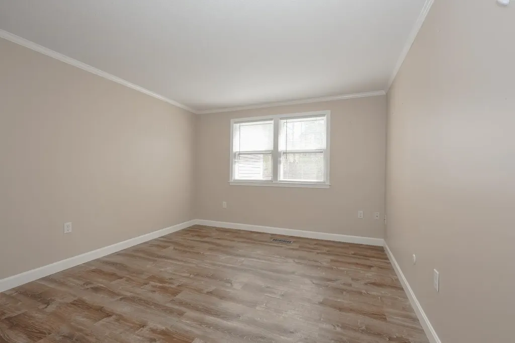 38 Winterwood Drive Londonderry NH 03053