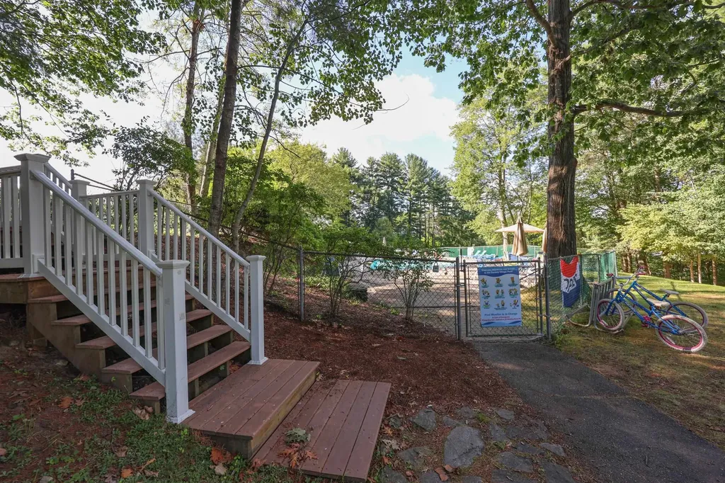 38 Winterwood Drive Londonderry NH 03053