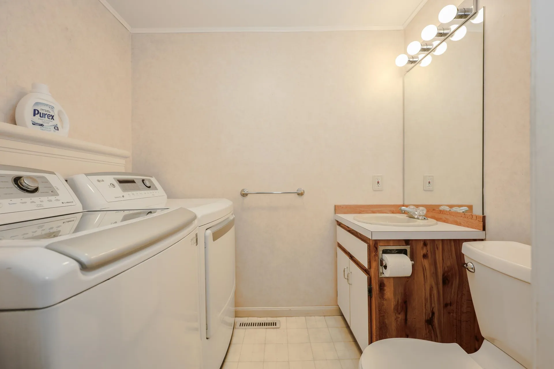 38 Winterwood Drive Londonderry NH 03053