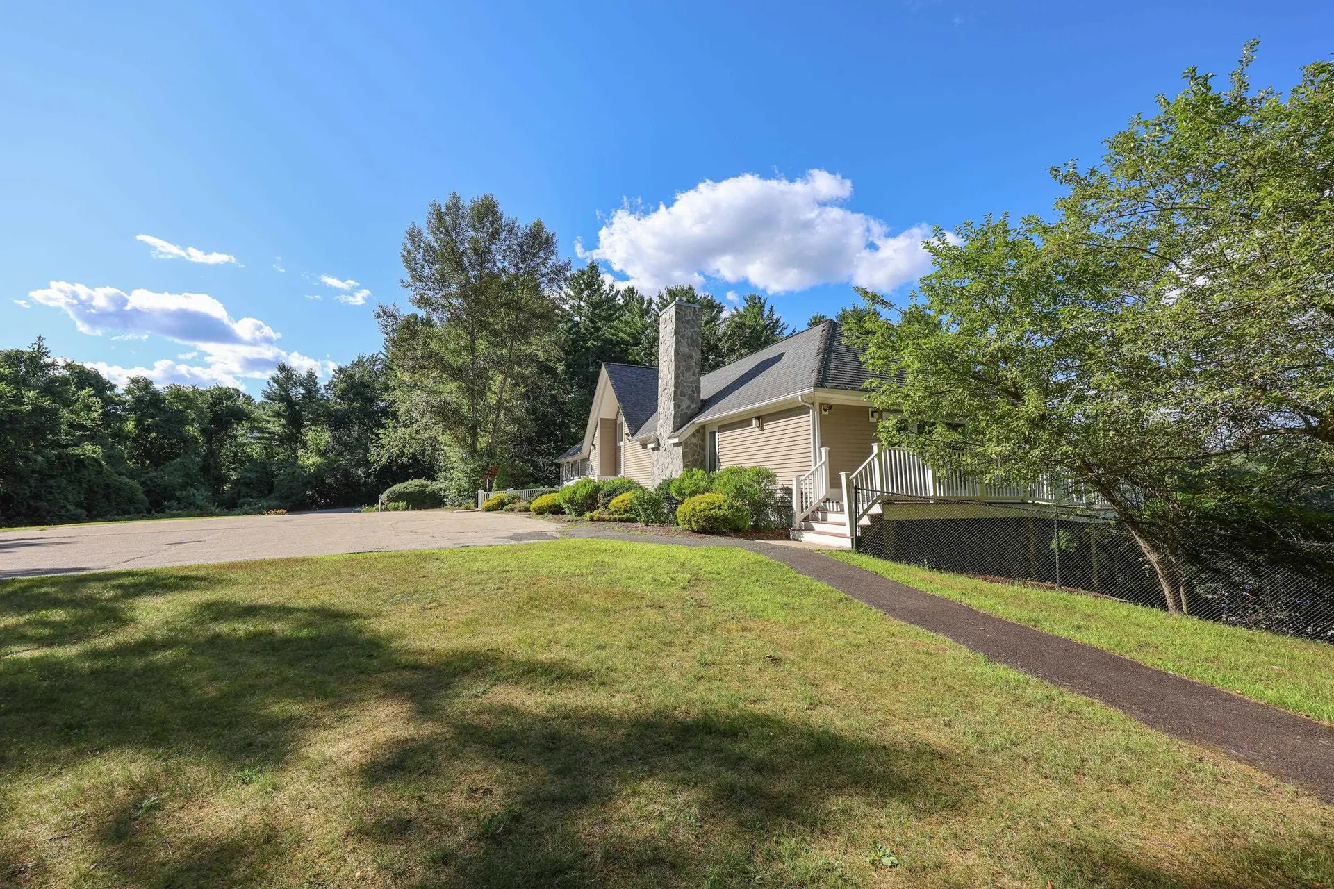 38 Winterwood Drive Londonderry NH 03053