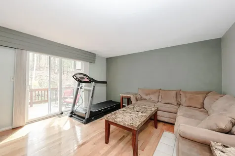 38 Winterwood Drive Londonderry NH 03053