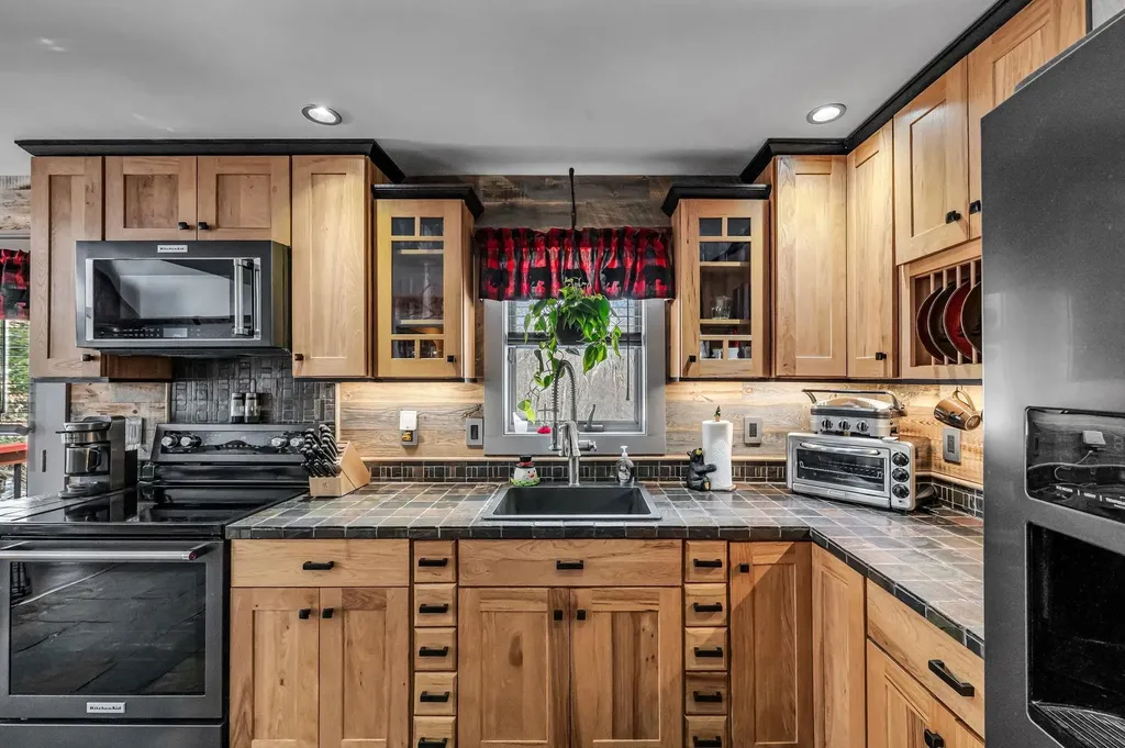 1160 Fowler Road Whitingham VT 05361