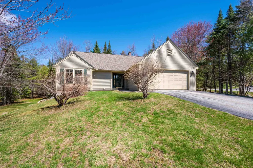 32 Cricenti Lane New London NH 03257