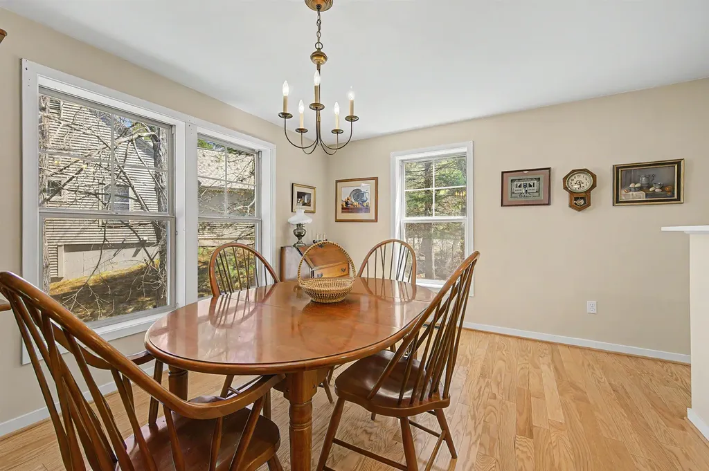 32 Cricenti Lane New London NH 03257