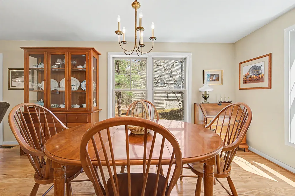 32 Cricenti Lane New London NH 03257