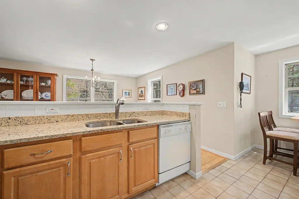 32 Cricenti Lane New London NH 03257
