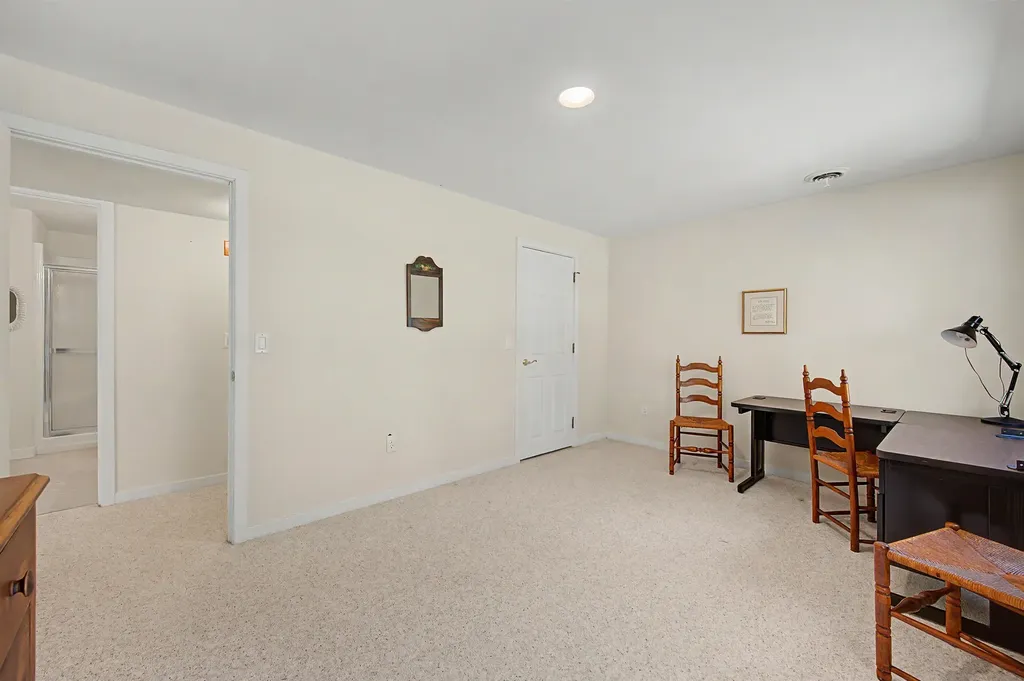 32 Cricenti Lane New London NH 03257