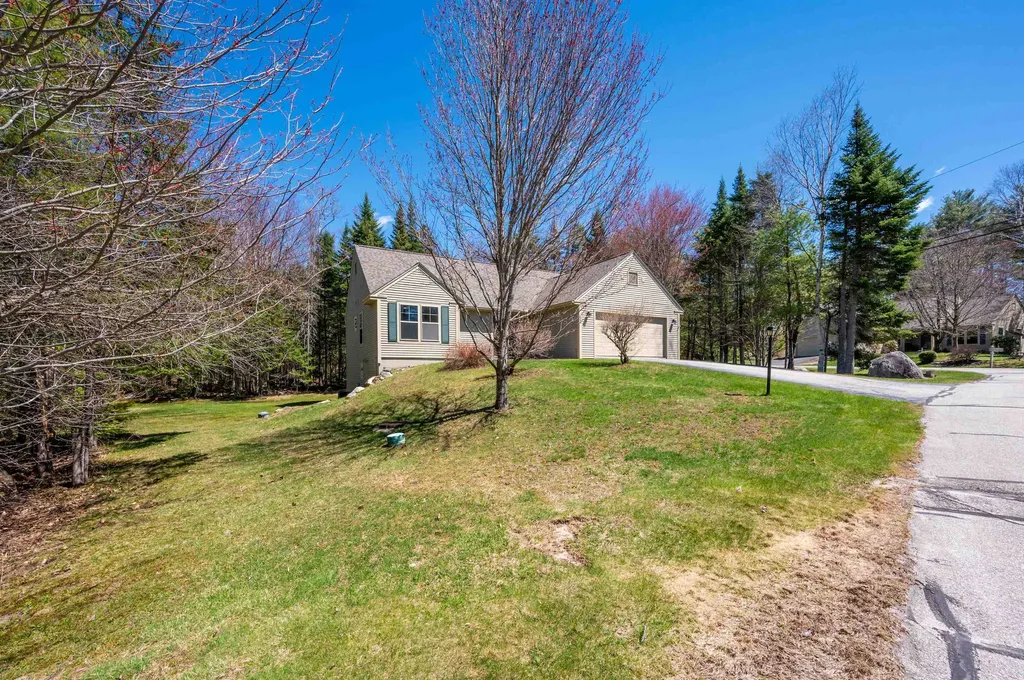 32 Cricenti Lane New London NH 03257