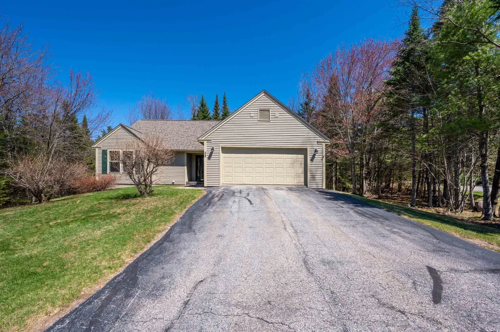 32 Cricenti Lane New London NH 03257