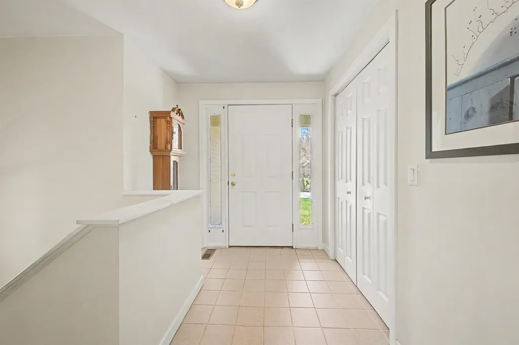 32 Cricenti Lane New London NH 03257