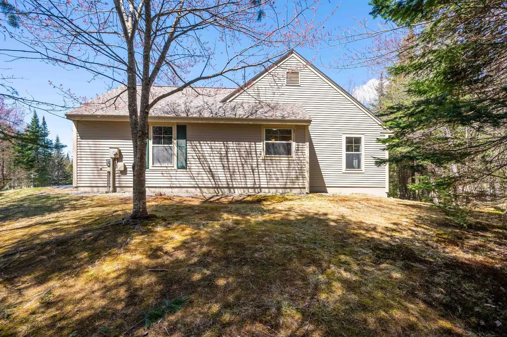 32 Cricenti Lane New London NH 03257