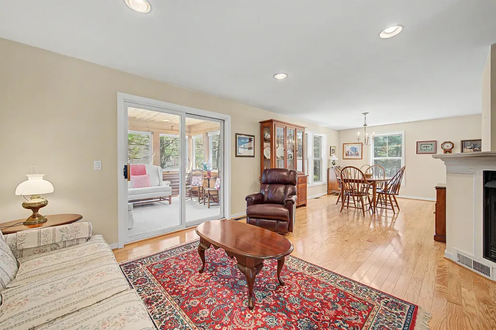 32 Cricenti Lane New London NH 03257