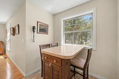 32 Cricenti Lane New London NH 03257
