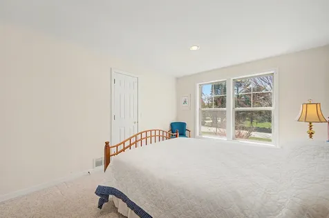 32 Cricenti Lane New London NH 03257