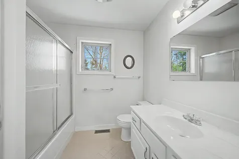 32 Cricenti Lane New London NH 03257