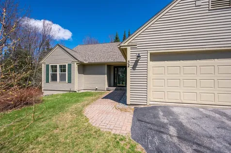 32 Cricenti Lane New London NH 03257
