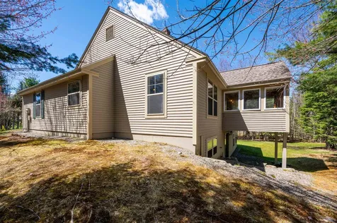 32 Cricenti Lane New London NH 03257