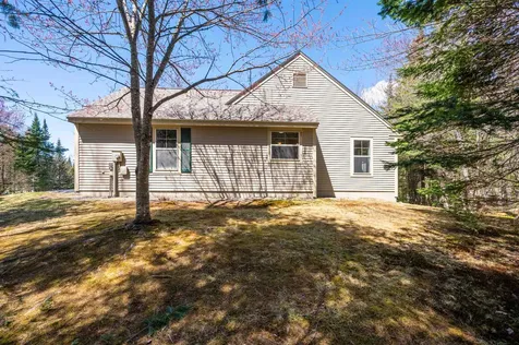 32 Cricenti Lane New London NH 03257