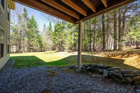 32 Cricenti Lane New London NH 03257