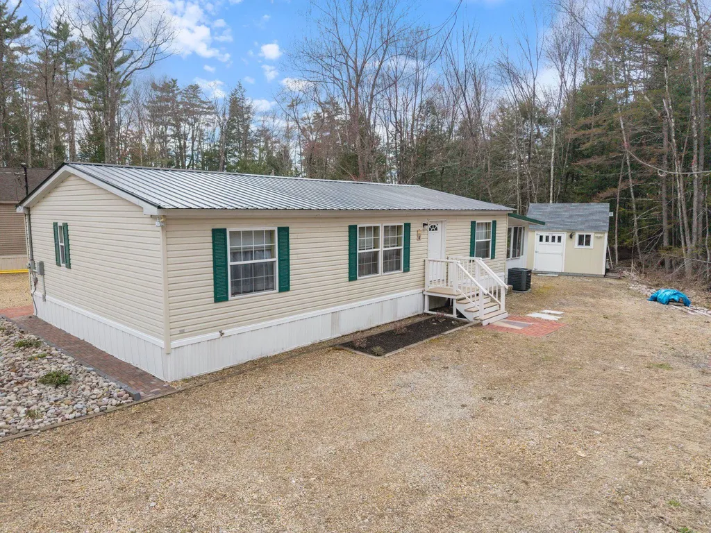 29 Edge O Lake Drive Tuftonboro NH 03853