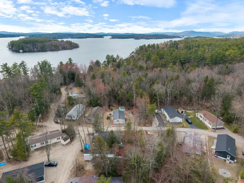 29 Edge O Lake Drive Tuftonboro NH 03853