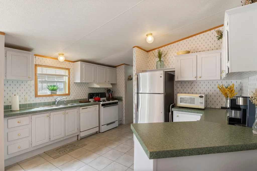 29 Edge O Lake Drive Tuftonboro NH 03853